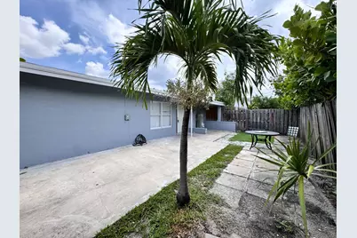 16 NE 9th Avenue, Deerfield Beach, FL 33441 - Photo 13