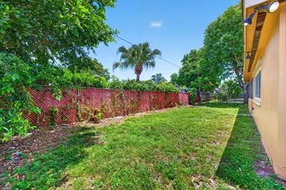 7151 SW 5th Court, Pembroke Pines, FL 33023 - Photo 17
