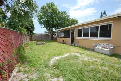 7151 SW 5th Court, Pembroke Pines, FL 33023 - Photo 11