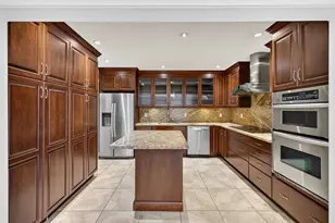 7151 SW 5th Ct, Pembroke Pines, FL 33023 - Photo 9