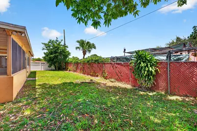 7151 SW 5th Court, Pembroke Pines, FL 33023 - Photo 19