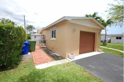 7151 SW 5th Court, Pembroke Pines, FL 33023 - Photo 15