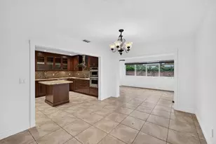 7151 SW 5th Ct, Pembroke Pines, FL 33023 - Photo 15