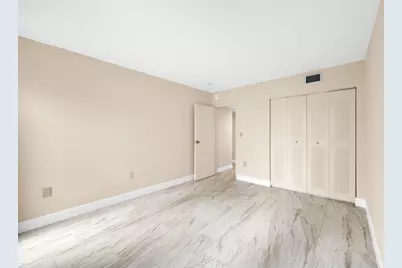 483 N Pine Island Road #C304, Plantation, FL 33324 - Photo 13