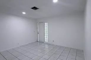5899 Mango Rd, West Palm Beach, FL 33413 - Photo 5