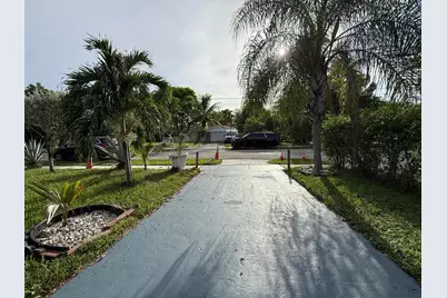 124 NW 45th Avenue, Plantation, FL 33317 - Photo 11
