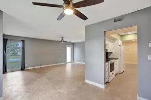 7018 NW 64th St, Tamarac, FL 33321 - Photo 9