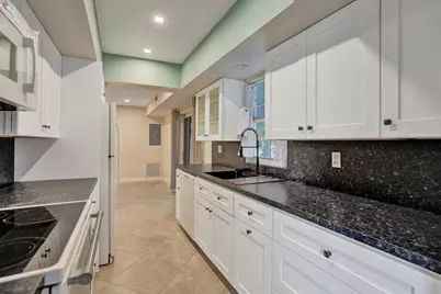 7018 NW 64th Street, Tamarac, FL 33321 - Photo 11