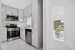 5561 Lakeside Dr, Margate, FL 33063 - Photo 3