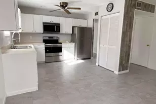 371 Maplecrest Cir, Jupiter, FL 33458 - Photo 5
