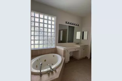 2264 Newport Isles Boulevard, Port Saint Lucie, FL 34953 - Photo 11
