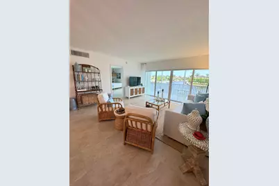 390 N Federal Highway #203, Deerfield Beach, FL 33441 - Photo 1