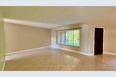 815 W Boynton Beach Boulevard #10-105, Boynton Beach, FL 33426 - Photo 7