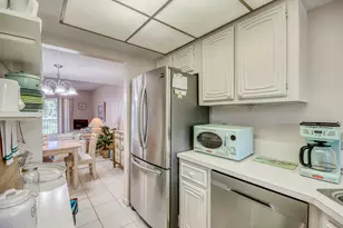 18081 SE Country Club Dr, Jupiter, FL 33469 - Photo 7