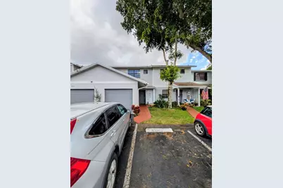 353 NW 103rd Terrace, Pembroke Pines, FL 33026 - Photo 3