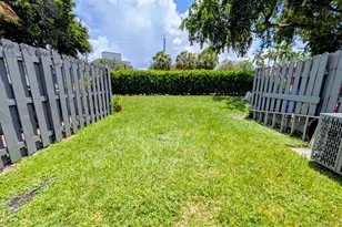 353 NW 103rd Terrace, Pembroke Pines, FL 33026 - Photo 23