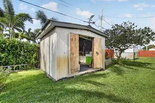 220 NW 48th St, Oakland Park, FL 33309 - Photo 35