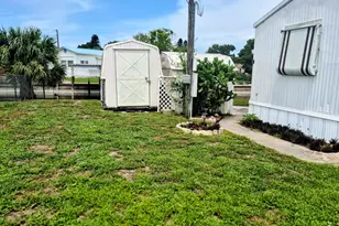 1066 Peach Ln, Okeechobee, FL 34974 - Photo 15