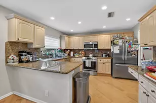 10065 Camelback Ln, Boca Raton, FL 33498 - Photo 13