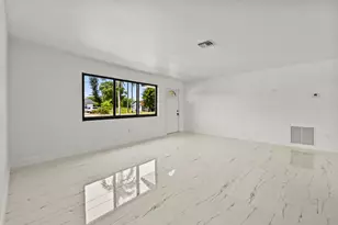 3645 Melaleuca Ln, Lake Worth, FL 33461 - Photo 5