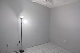 7001 W 35th Ave, Hialeah, FL 33018 - Photo 15