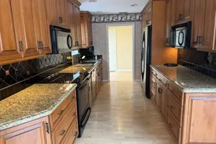 9 Windsor Ln, Boynton Beach, FL 33436 - Photo 9