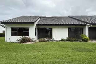 9 Windsor Ln, Boynton Beach, FL 33436 - Photo 3