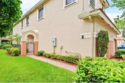 4212 Vineyard Circle, Weston, FL 33332 - Photo 3