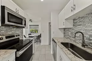 1004 NE 18th St, Fort Lauderdale, FL 33305 - Photo 9