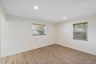 8095 St  John Avenue W, Boynton Beach, FL 33472 - Photo 9