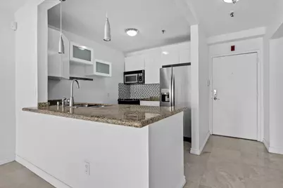 677 NE 24th Street #504, Miami, FL 33137 - Photo 3