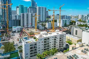 677 NE 24th St, Miami, FL 33137 - Photo 31