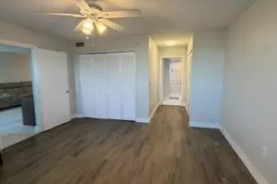 2240 N Cypress Bend Dr, Pompano Beach, FL 33069 - Photo 9
