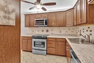10143 Mangrove Dr, Boynton Beach, FL 33437 - Photo 5