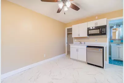 2546 NE Hickory Avenue #B Efficiency, Jensen Beach, FL 34957 - Photo 5
