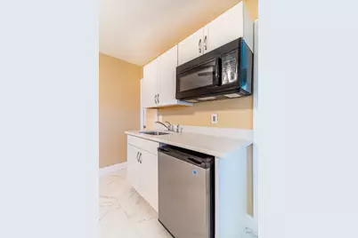 2546 NE Hickory Avenue #B Efficiency, Jensen Beach, FL 34957 - Photo 7