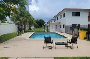 240 SW 7th St, Boca Raton, FL 33432 - Photo 23