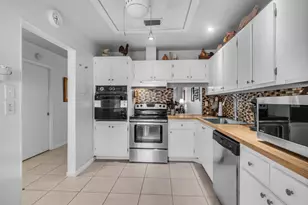 2886 Fernley Dr E, West Palm Beach, FL 33415 - Photo 9