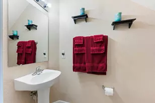 131 NW 2nd Ave, Hallandale, FL 33009 - Photo 23