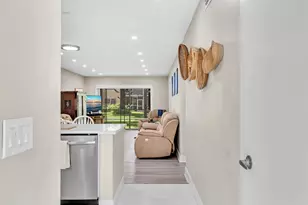 100 Ashbury Rd, Hollywood, FL 33024 - Photo 5