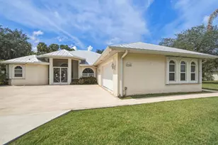 2305 Winding Creek Ln, Fort Pierce, FL 34981 - Photo 3