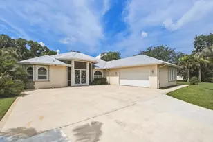 2305 Winding Creek Ln, Fort Pierce, FL 34981 - Photo 3