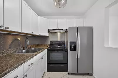 127 Chatham F, West Palm Beach, FL 33417 - Photo 7