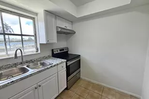 2966 Ashley Dr E, West Palm Beach, FL 33415 - Photo 9
