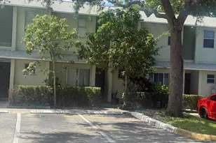 795 Crystal Lake Dr, Deerfield Beach, FL 33064 - Photo 23