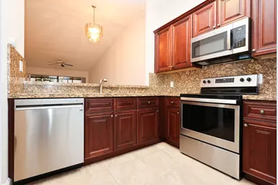 10127 E Boca Bend E #B2, Boca Raton, FL 33428 - Photo 1