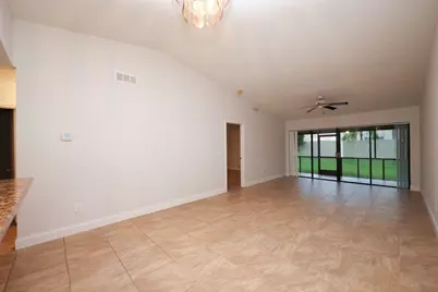 10127 E Boca Bend E #B2, Boca Raton, FL 33428 - Photo 7