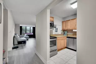 1000 Parkview Dr, Hallandale Beach, FL 33009 - Photo 5