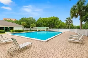 3150 W Rolling Hills Cir, Davie, FL 33328 - Photo 27