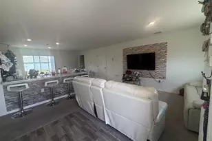 402 NE Mainsail St, Port Saint Lucie, FL 34983 - Photo 5